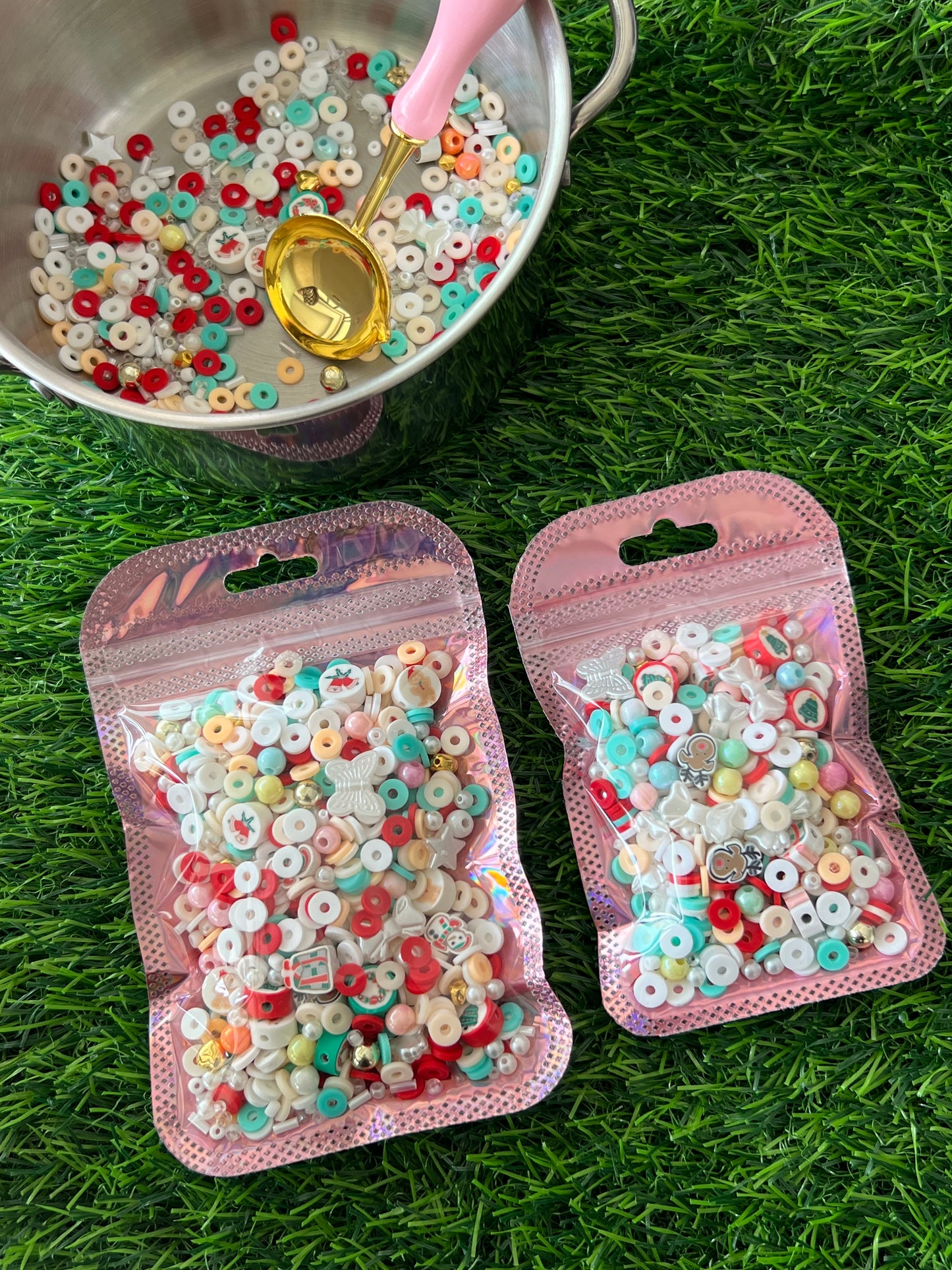 Magical Christmas Beads Confetti