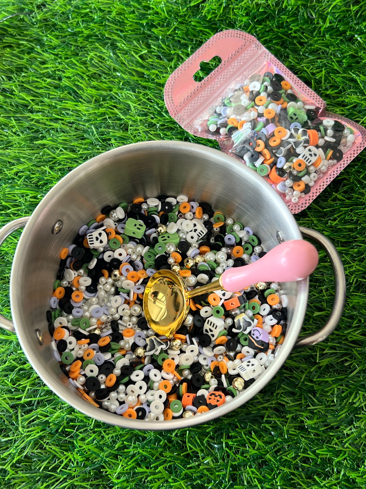 Spooky Halloween Beads Confetti