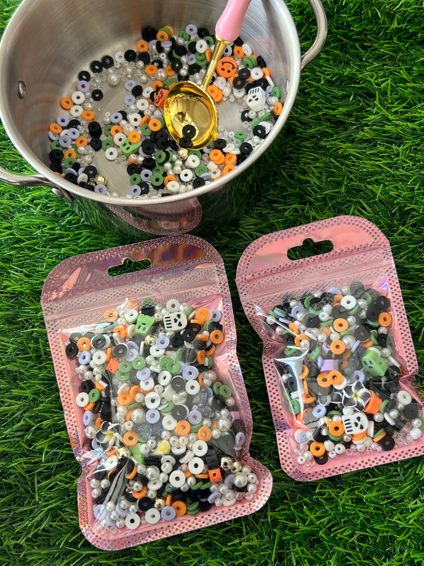 Spooky Halloween Beads Confetti