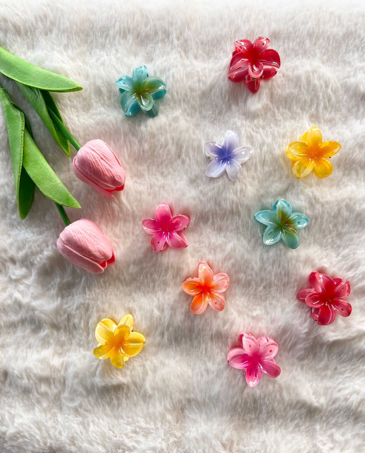 Gradient Hibiscus Flower Small Claw Clip