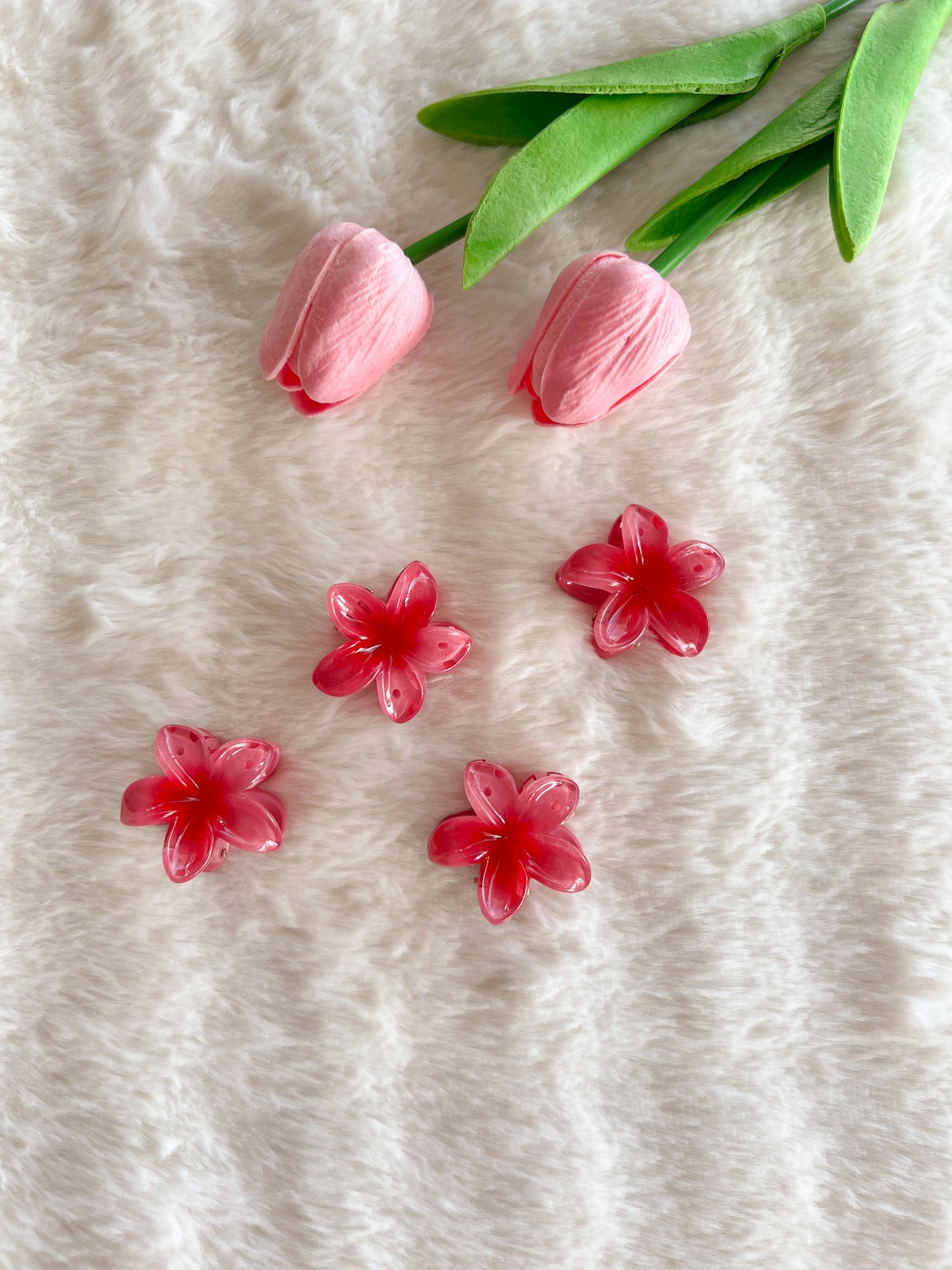 Gradient Hibiscus Flower Small Claw Clip